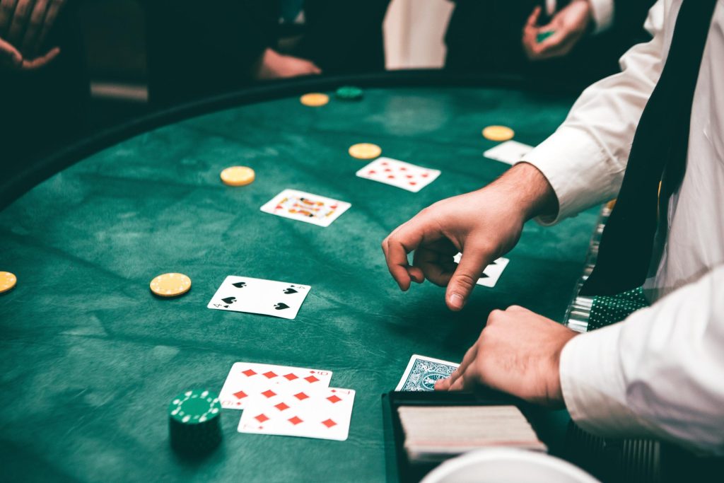 Comparing Afun Casino with Global Casino Giants